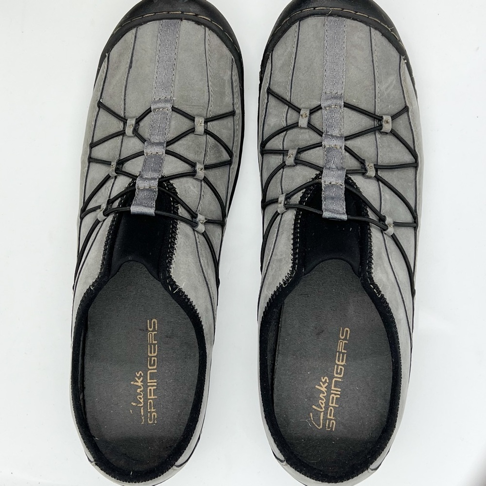 Clarks Springers slip ons